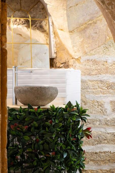 מונפלייה La Suite Eximia Avec Patio - Parking Souterrain Inclus - Centre Historique מראה חיצוני תמונה