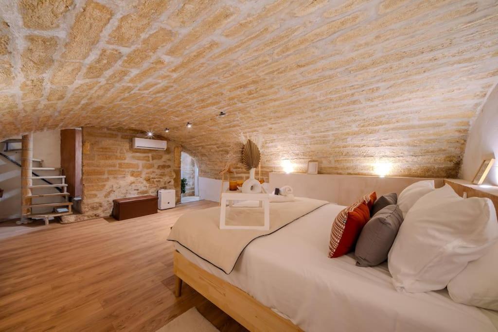 מונפלייה La Suite Eximia Avec Patio - Parking Souterrain Inclus - Centre Historique מראה חיצוני תמונה